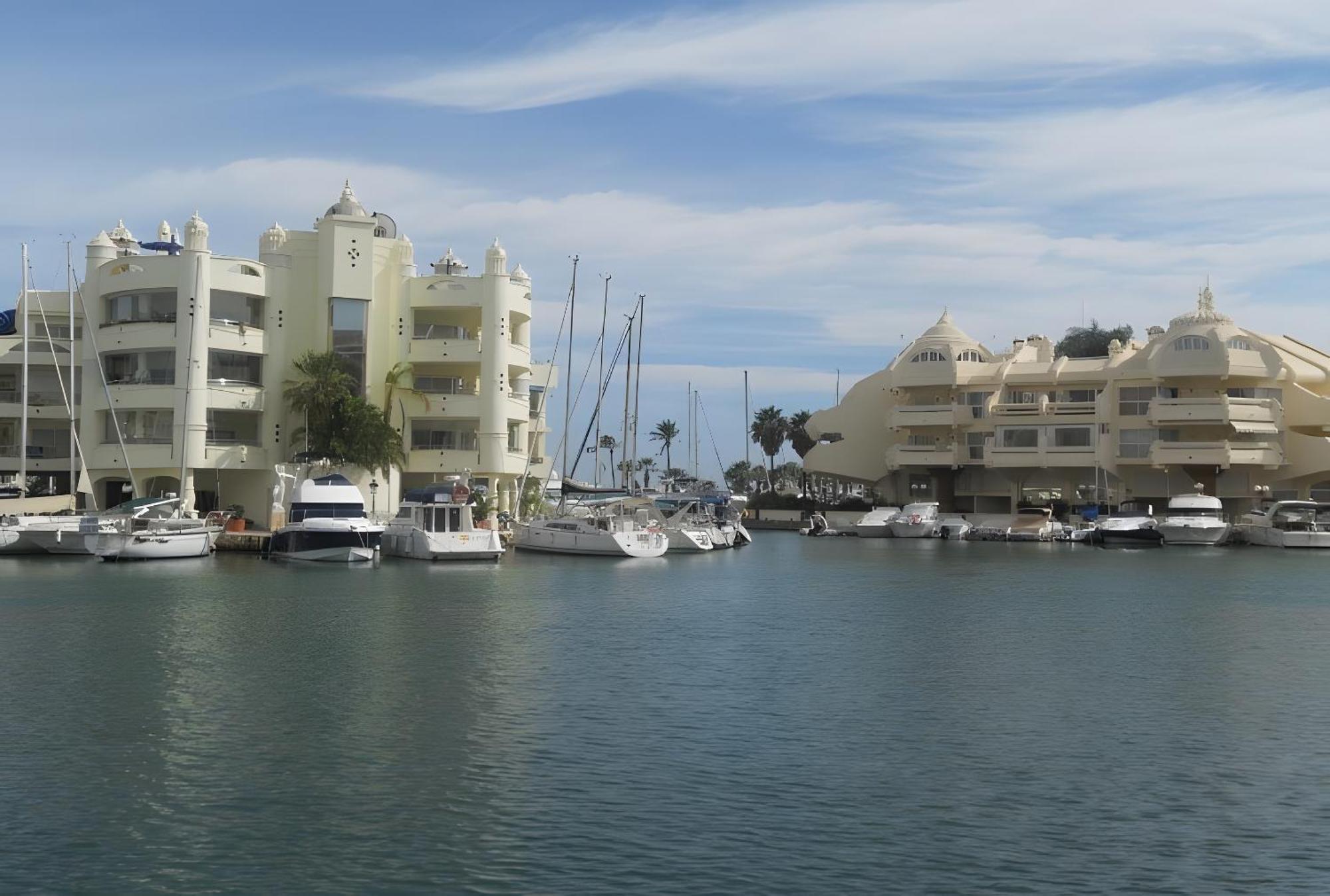 Next To Puerto Marina And The Beach Benalmádena Kültér fotó