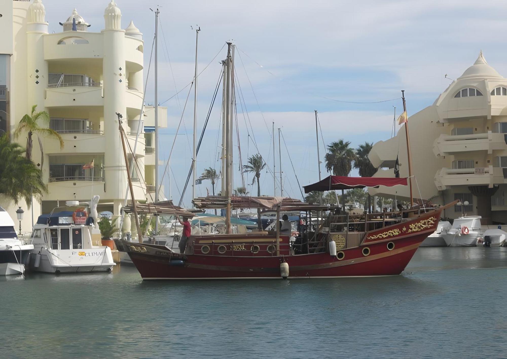 Next To Puerto Marina And The Beach Benalmádena Kültér fotó